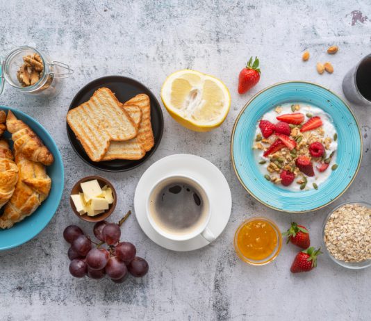 טיפים לאכילת ארוחת בוקר בריאה יותר
