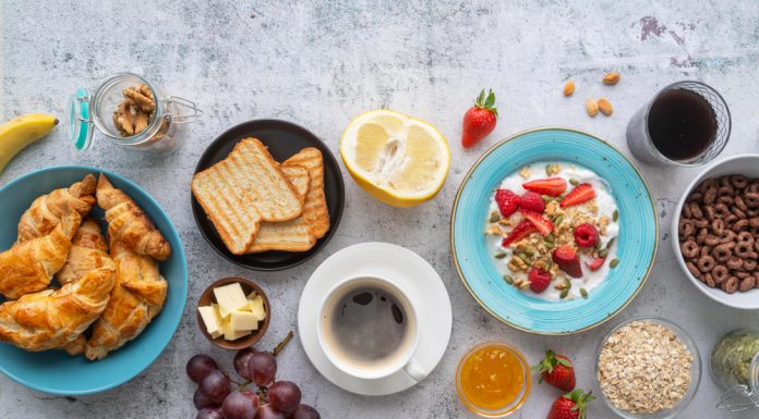 טיפים לאכילת ארוחת בוקר בריאה יותר