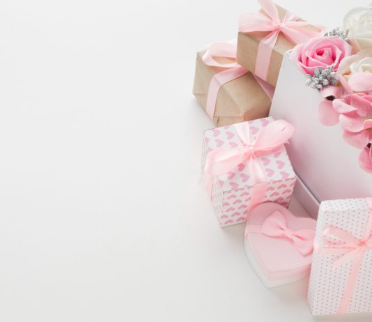 לא רק סושי: 8 דרכים שונות לפנק את היולדת לאחר הלידה