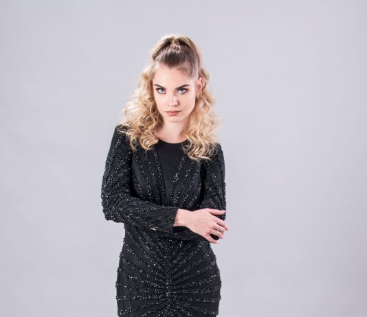 שמלות ערב צנועות במידות גדולות